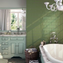 Испански модерни плочки за баня - приятен зелен цвят 